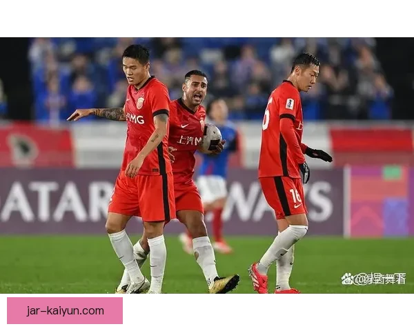 亚冠联赛传奇战表现稳健，球迷热切期待新一季对决
