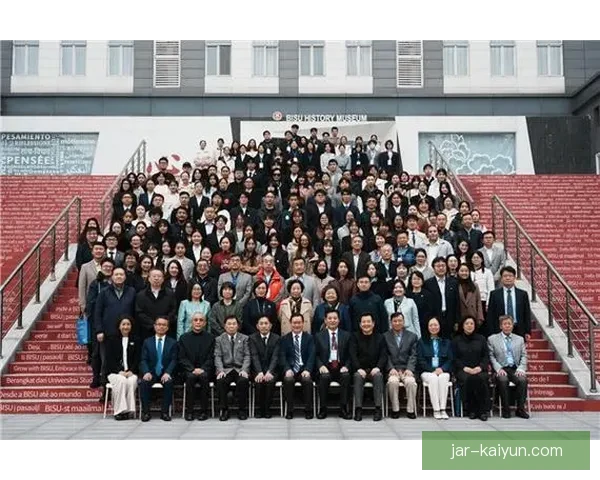 Vini Jr. 持续提升西班牙语水平，展现出良好的交流能力与团队融入。